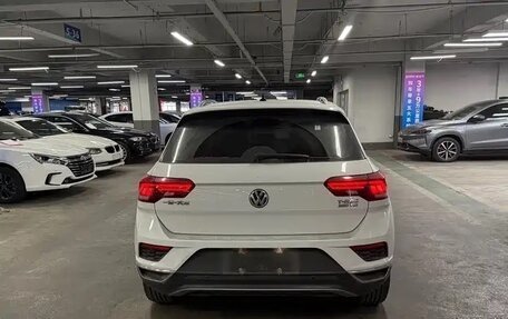 Volkswagen T-Roc I, 2022 год, 1 550 000 рублей, 5 фотография