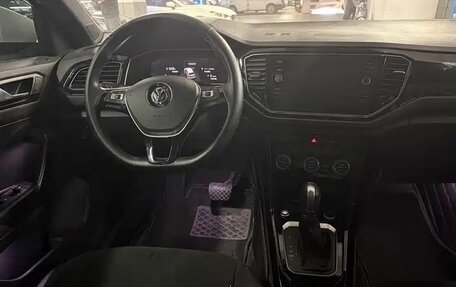 Volkswagen T-Roc I, 2022 год, 1 550 000 рублей, 12 фотография