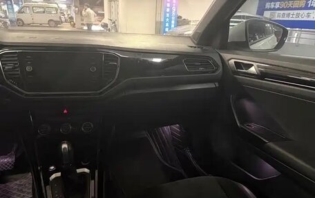 Volkswagen T-Roc I, 2022 год, 1 550 000 рублей, 13 фотография