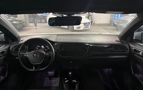 Volkswagen T-Roc I, 2022 год, 1 550 000 рублей, 11 фотография