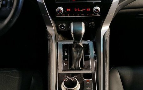 Mitsubishi Montero Sport, 2023 год, 4 389 000 рублей, 10 фотография