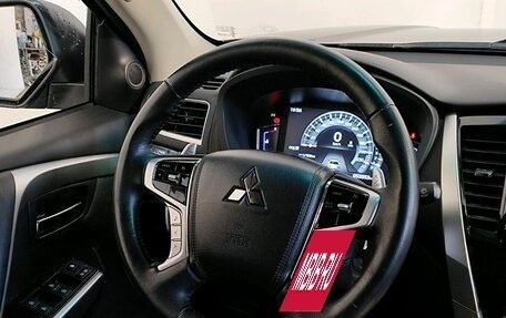 Mitsubishi Montero Sport, 2023 год, 4 389 000 рублей, 12 фотография