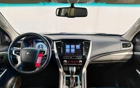 Mitsubishi Montero Sport, 2023 год, 4 389 000 рублей, 8 фотография