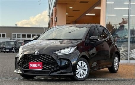 Toyota Yaris, 2022 год, 1 471 000 рублей, 1 фотография