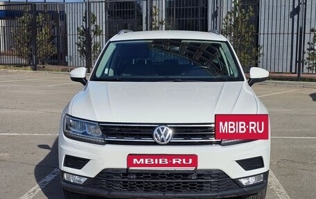 Volkswagen Tiguan II, 2017 год, 2 400 000 рублей, 2 фотография