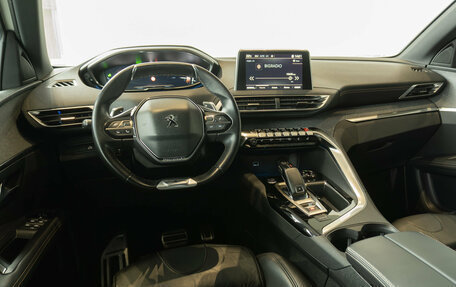 Peugeot 3008 II, 2018 год, 1 950 000 рублей, 12 фотография