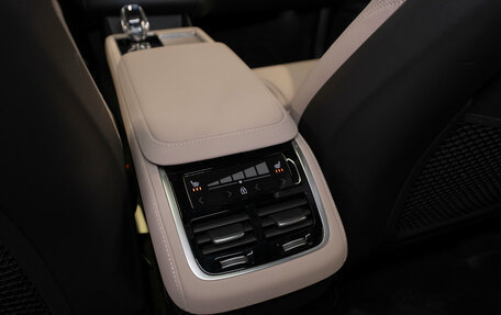 Volvo XC90 II рестайлинг, 2025 год, 10 700 000 рублей, 16 фотография