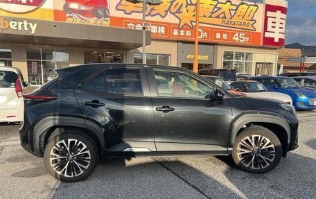 Toyota Yaris Cross, 2022 год, 1 641 000 рублей, 5 фотография