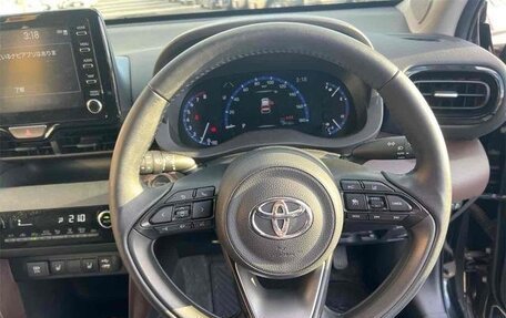 Toyota Yaris Cross, 2022 год, 1 641 000 рублей, 8 фотография