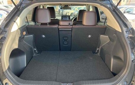 Toyota Yaris Cross, 2022 год, 1 641 000 рублей, 12 фотография