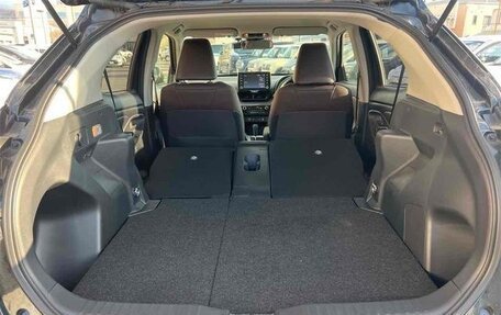 Toyota Yaris Cross, 2022 год, 1 641 000 рублей, 14 фотография