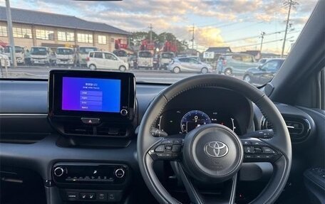 Toyota Yaris, 2022 год, 1 471 000 рублей, 8 фотография