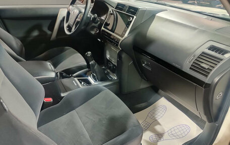 Toyota Land Cruiser Prado 150 рестайлинг 2, 2018 год, 3 950 000 рублей, 7 фотография