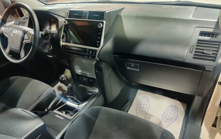 Toyota Land Cruiser Prado 150 рестайлинг 2, 2018 год, 3 950 000 рублей, 9 фотография