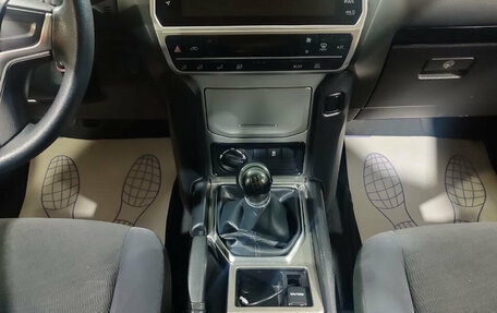 Toyota Land Cruiser Prado 150 рестайлинг 2, 2018 год, 3 950 000 рублей, 14 фотография