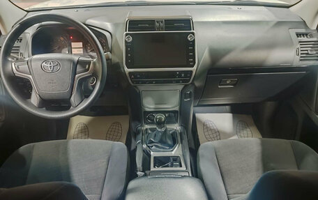 Toyota Land Cruiser Prado 150 рестайлинг 2, 2018 год, 3 950 000 рублей, 10 фотография