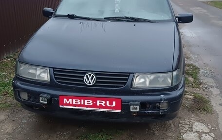 Volkswagen Passat B4, 1993 год, 140 000 рублей, 3 фотография
