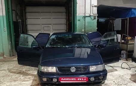 Volkswagen Passat B4, 1993 год, 140 000 рублей, 2 фотография
