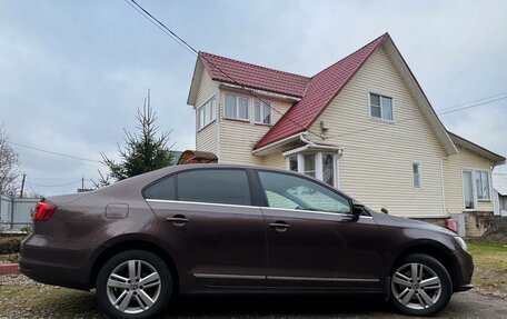 Volkswagen Jetta VI, 2018 год, 1 580 000 рублей, 2 фотография