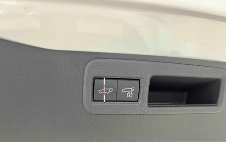 Toyota Venza, 2022 год, 5 000 100 рублей, 31 фотография