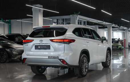 Toyota Highlander, 2026 год, 5 740 000 рублей, 5 фотография