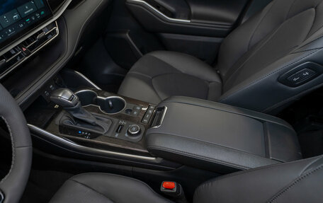 Toyota Highlander, 2026 год, 5 740 000 рублей, 21 фотография