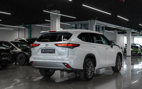 Toyota Highlander, 2026 год, 5 700 000 рублей, 4 фотография