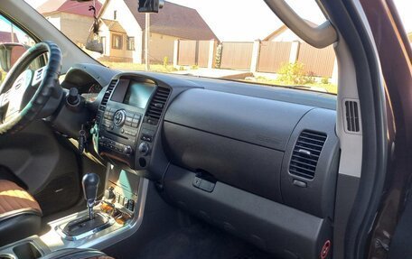 Nissan Navara (Frontier), 2010 год, 1 550 000 рублей, 3 фотография