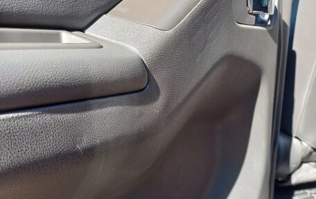 Nissan Navara (Frontier), 2010 год, 1 550 000 рублей, 10 фотография