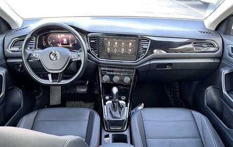 Volkswagen T-Roc I, 2022 год, 1 690 032 рублей, 8 фотография