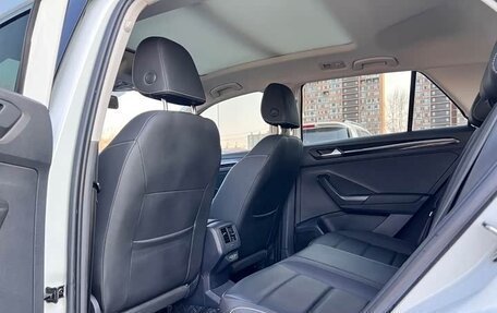 Volkswagen T-Roc I, 2022 год, 1 690 032 рублей, 9 фотография