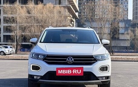 Volkswagen T-Roc I, 2022 год, 1 690 032 рублей, 2 фотография