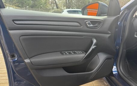 Renault Megane IV, 2018 год, 1 359 000 рублей, 21 фотография