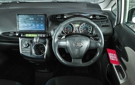 Toyota Wish II, 2010 год, 1 350 000 рублей, 13 фотография