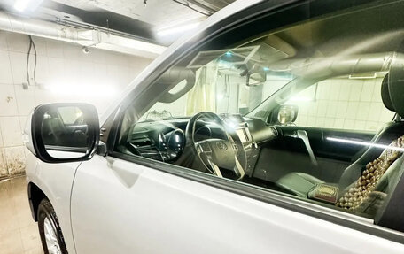 Toyota Land Cruiser Prado 150 рестайлинг 2, 2016 год, 6 500 000 рублей, 6 фотография