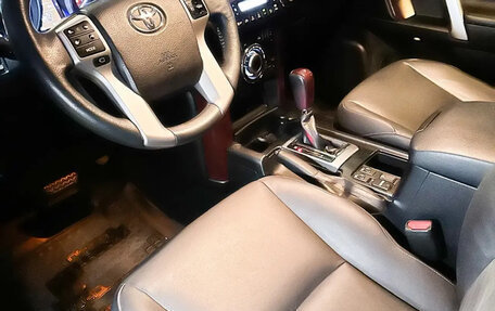 Toyota Land Cruiser Prado 150 рестайлинг 2, 2016 год, 6 500 000 рублей, 14 фотография