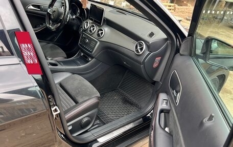 Mercedes-Benz GLA, 2016 год, 1 750 000 рублей, 10 фотография