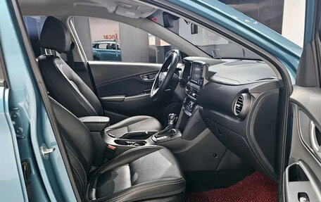 Hyundai Kona I, 2022 год, 1 881 000 рублей, 6 фотография