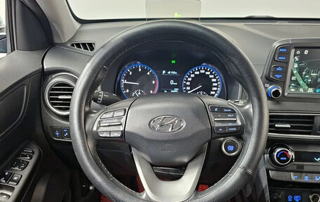 Hyundai Kona I, 2022 год, 1 881 000 рублей, 9 фотография