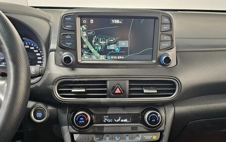 Hyundai Kona I, 2022 год, 1 881 000 рублей, 11 фотография