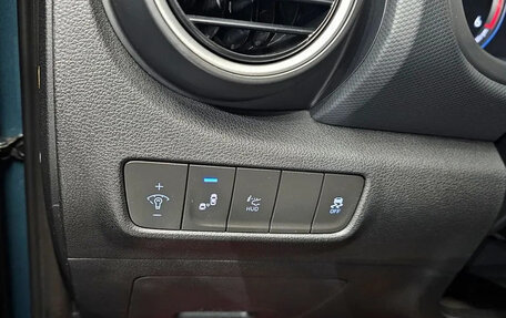 Hyundai Kona I, 2022 год, 1 881 000 рублей, 10 фотография