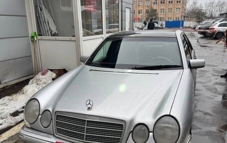 Mercedes-Benz E-Класс, 1996 год, 250 000 рублей, 1 фотография