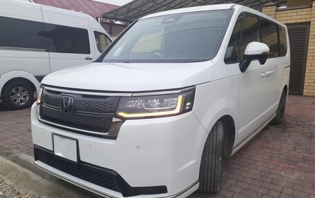 Honda Stepwgn, 2023 год, 2 220 000 рублей, 2 фотография