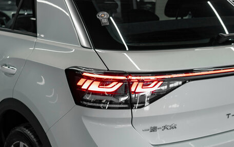 Volkswagen T-Roc I, 2025 год, 3 515 000 рублей, 26 фотография