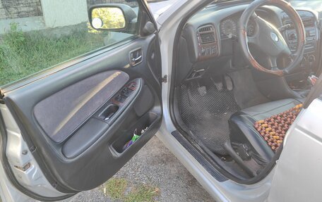 Toyota Avensis III рестайлинг, 2001 год, 380 000 рублей, 4 фотография