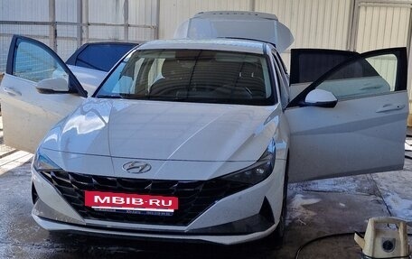 Hyundai Elantra, 2021 год, 2 280 000 рублей, 2 фотография