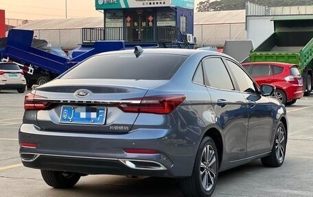 Ford Escort, 2022 год, 1 175 000 рублей, 6 фотография