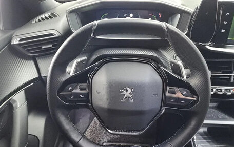 Peugeot 2008 II, 2022 год, 1 671 000 рублей, 8 фотография