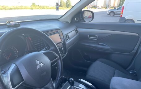 Mitsubishi Outlander III рестайлинг 3, 2013 год, 1 120 000 рублей, 5 фотография