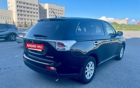 Mitsubishi Outlander III рестайлинг 3, 2013 год, 1 120 000 рублей, 4 фотография